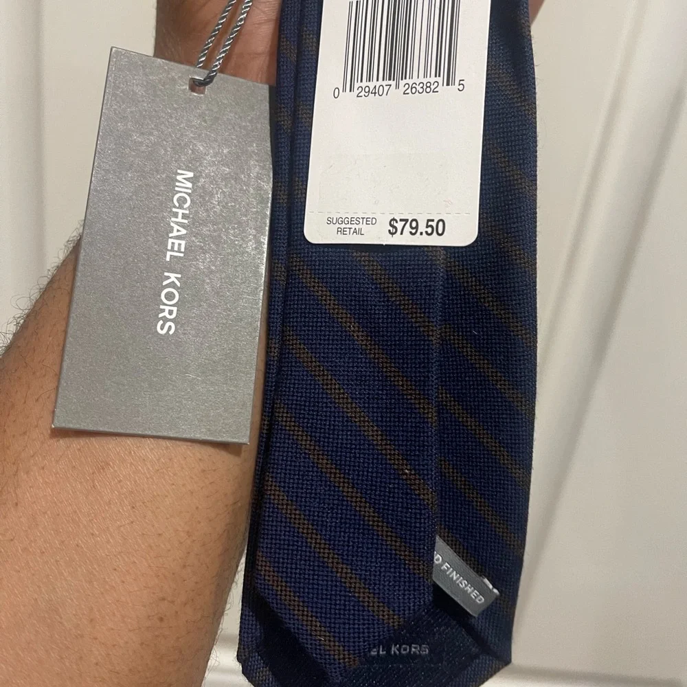 NWT Michael Kors Navy Tie with Brown Diagonal Stripe Sz OS - Picture 2 of 14